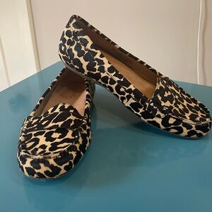 Vionic | Chill Larrun Leopard Print Flats | Size 9